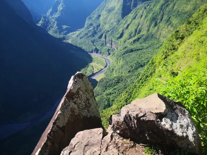 Un à-pic au-dessus de la vallée